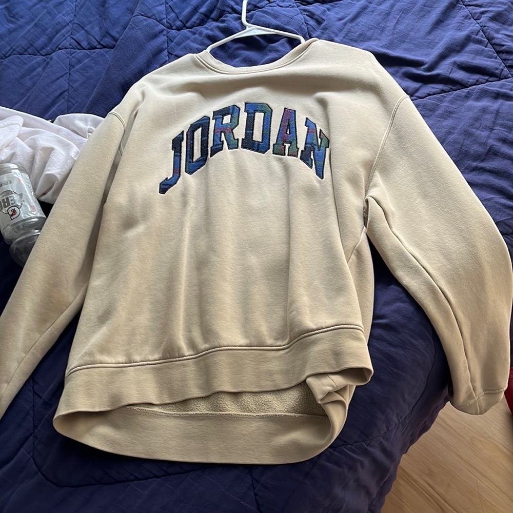 Jordan crewneck size large